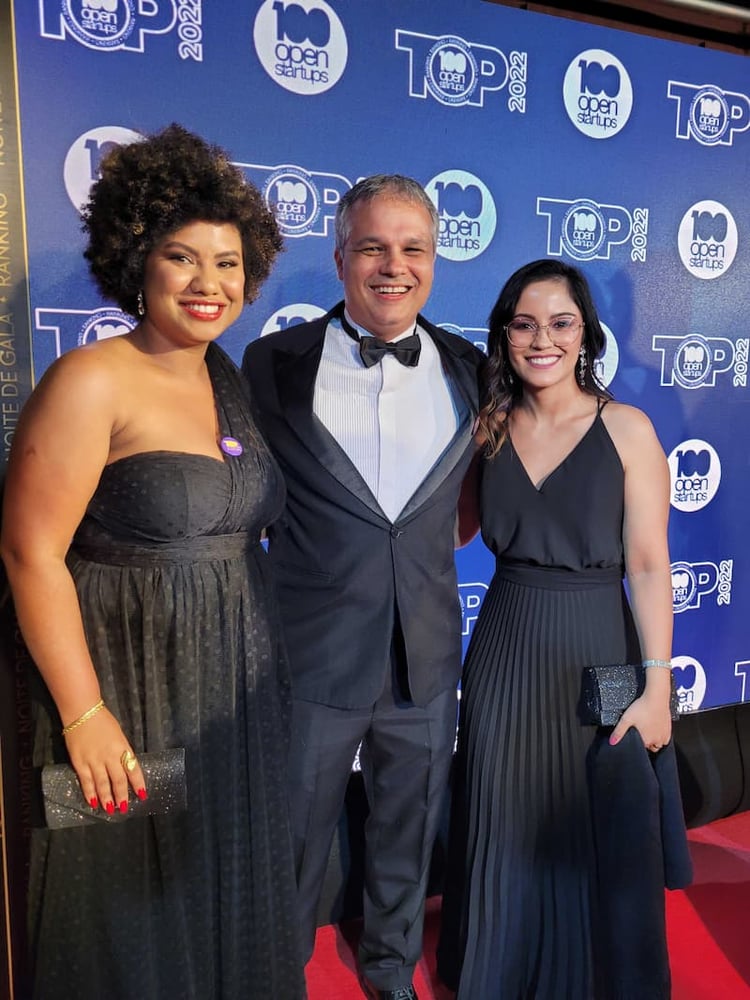 Laís Ramos, Letícia Moreira e Thiago Mattos representaram o Rede Parcerias na cerimônia de premiação